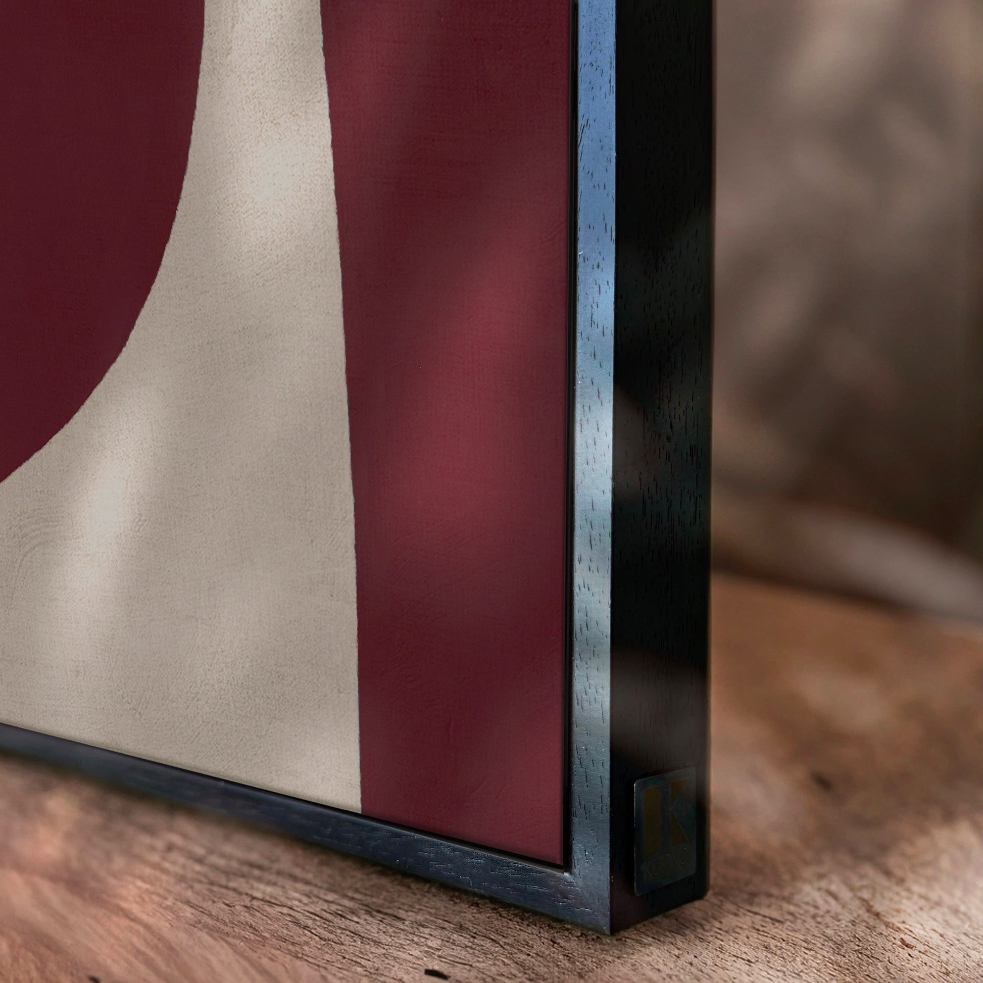 Zoom sur un tableau Kupko bordeaux
